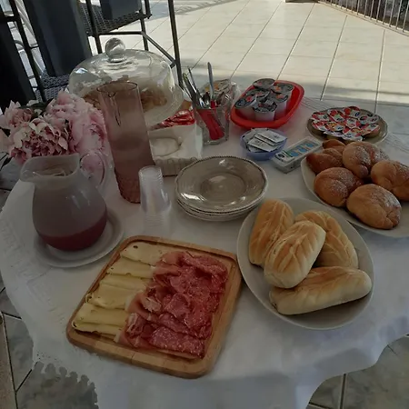 San Salvador Bed & Breakfast *